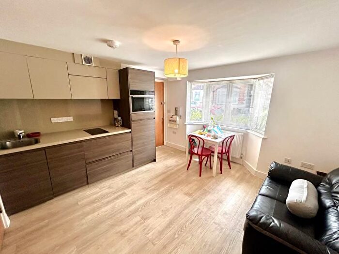 1 Bedroom Flat To Rent In Arun House, Guildford, GU1