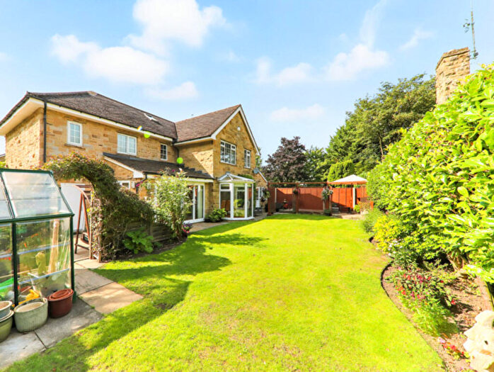 5 Bedroom Detached House For Sale In Willow Court, Pool In Wharfedale, LS21