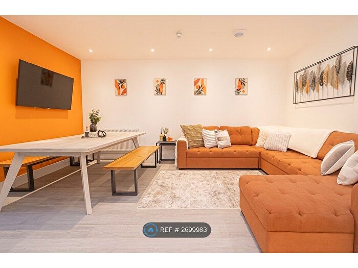 8 Bedroom Terraced House To Rent In Clare Street, Bridgwater, TA6