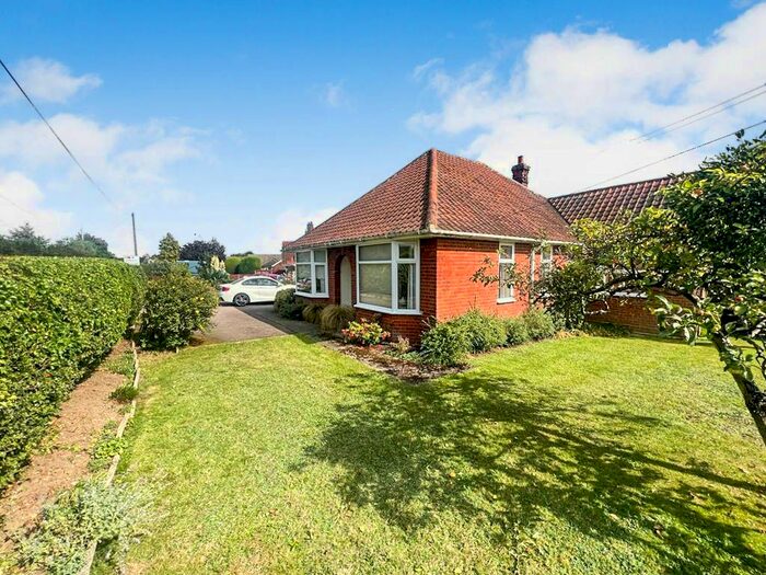3 Bedroom Detached Bungalow For Sale In Grove Hill, Belstead, Ipswich, IP8