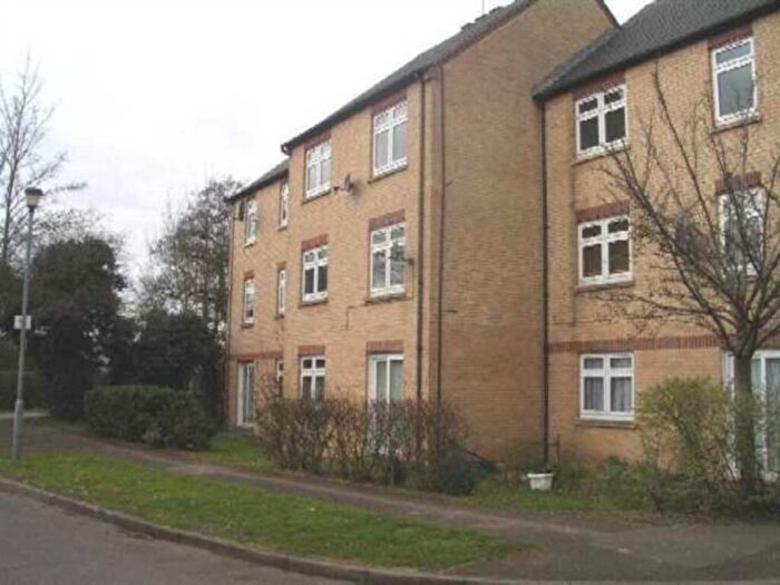 2 Bedroom Flat To Rent In Haltside, Hatfield, AL10