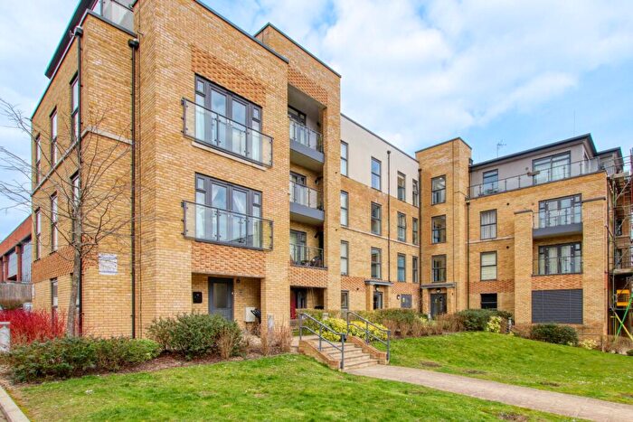 2 Bedroom Apartment For Sale In Sterling Square, Bracknell, RG12