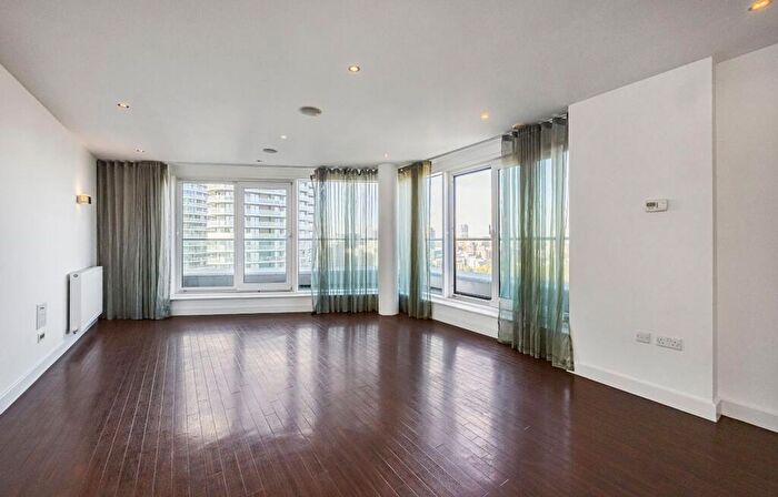 2 Bedroom Apartment To Rent In Western Gateway, Adriatic Apartments, E16