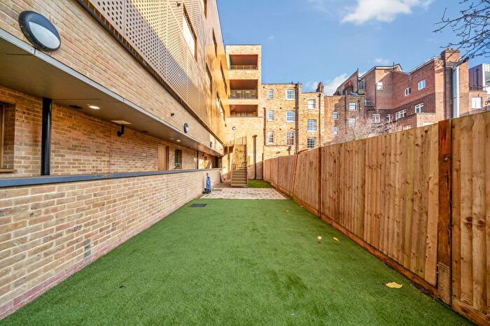2 Bedroom Flat To Rent In Blackheath Road, London, SE10