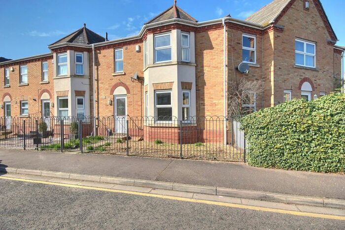 3 Bedroom Terraced House To Rent In Cootes Meadow, St Ives, PE27