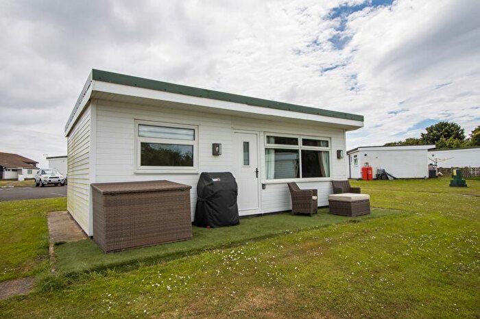 2 Bedroom Chalet For Sale In Fort Road, Penarth, CF64