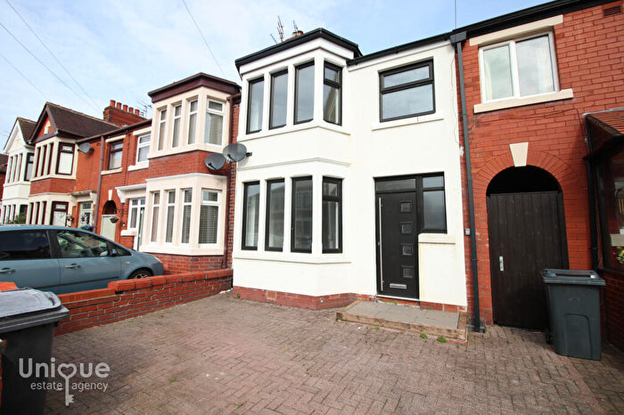 3 Bedroom Terraced House For Sale In Lonsdale Avenue, Fleetwood, Lancashire, FY7