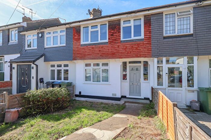 3 Bedroom Terraced House To Rent In Hazelbank, Surbiton, KT5
