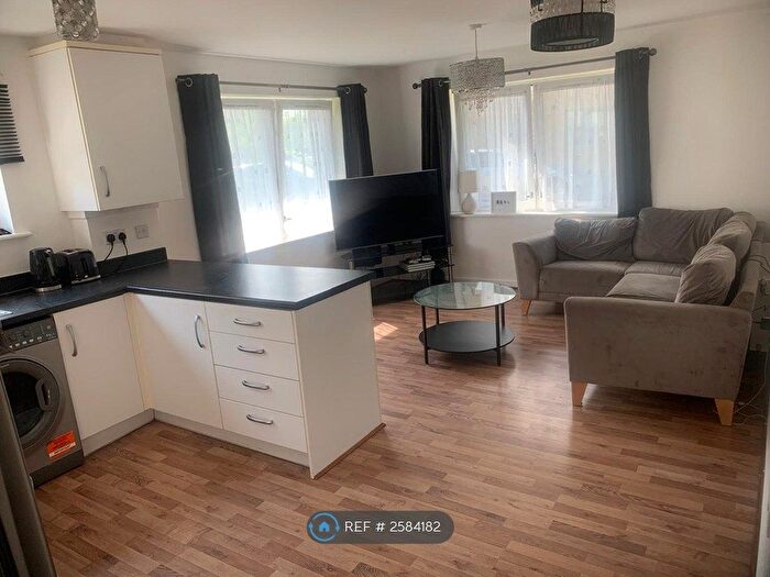 2 Bedroom Flat To Rent In Lady Jane Place, Dartford, DA1