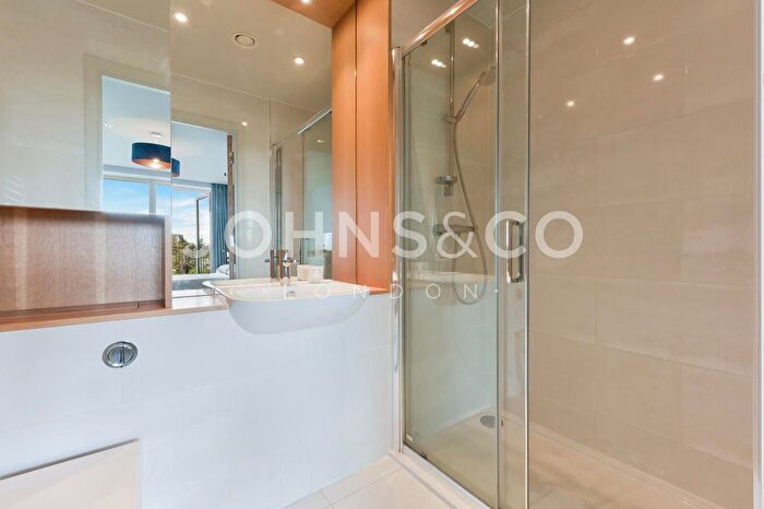 2 Bedroom Flat To Rent In Copland Court, Brentford Lock West, Brentford, TW8