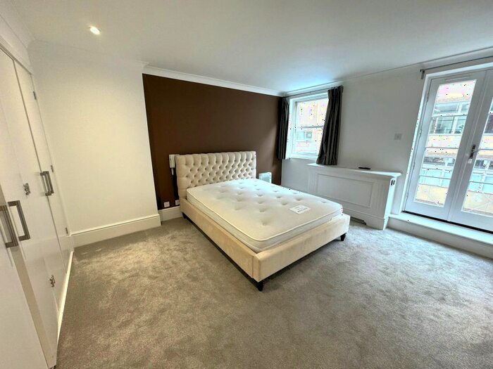 2 Bedroom Flat To Rent In Dover Street, London, W1S