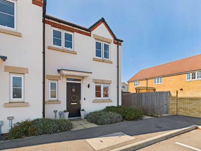 2 Bedroom End Of Terrace House For Sale In Tortoiseshell Place, Lancing, BN15