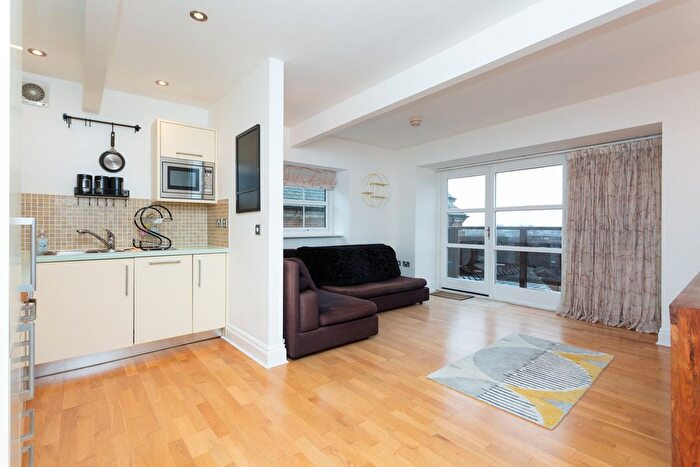 2 Bedroom Flat For Sale In Winckley Square, Preston, PR1