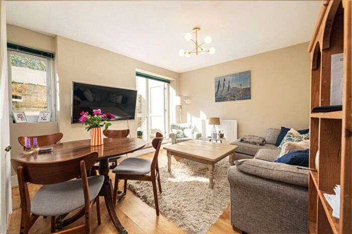 2 Bedroom Apartment For Sale In Auckland Road, SW11