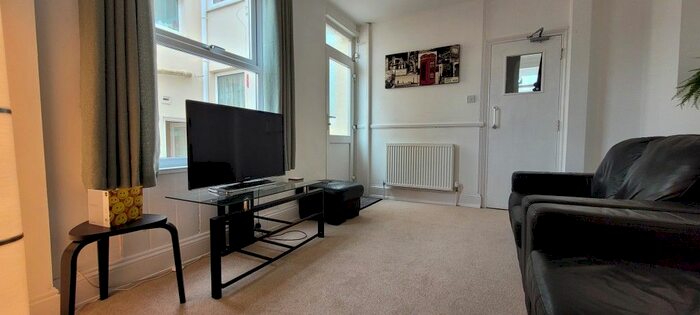 6 Bedroom Property To Rent In Derry, Near, Plymouth, PL4