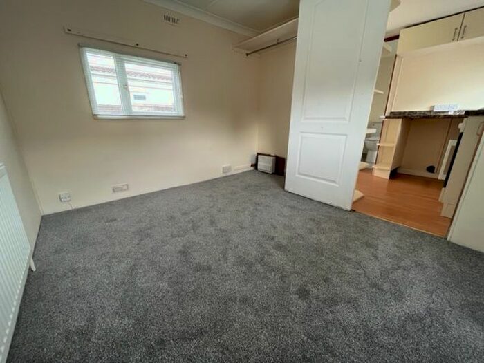 1 Bedroom Property To Rent In Moorgreen Road, Southampton, SO30
