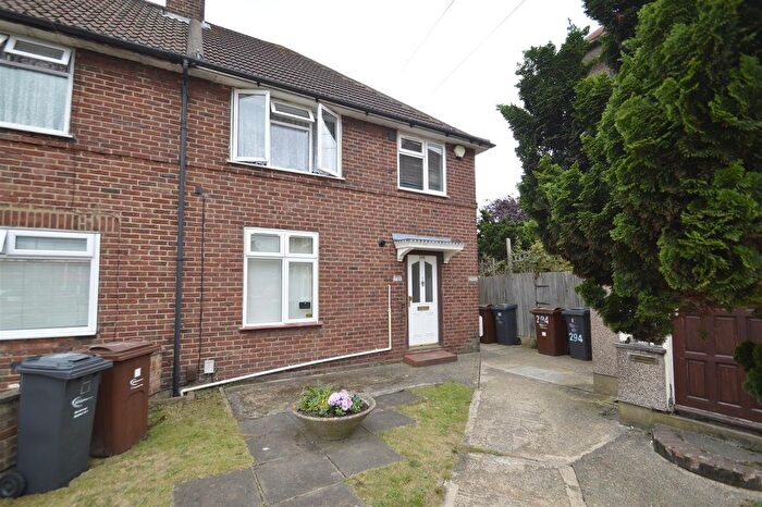 1 Bedroom Flat For Sale In Wood Lane, Dagenham, RM9