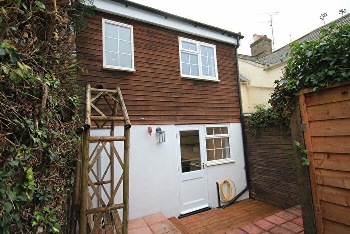 1 Bedroom Cottage To Rent In Dunstable Road, Flitwick, MK45