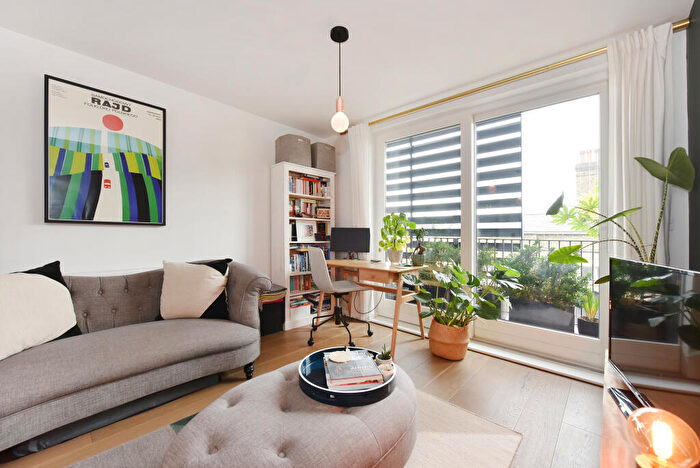 1 Bedroom Flat For Sale In Kitchener House, Royal Military Academy, SE18