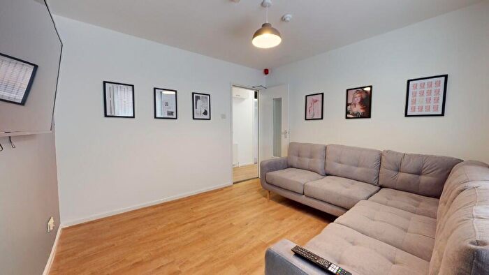 5 Bedroom Terraced House To Rent In Chestnut Grove, Liverpool, Merseyside, L15