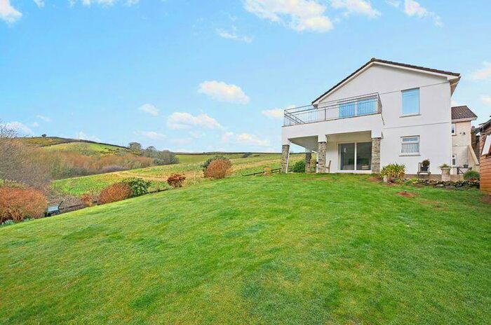 4 Bedroom Detached House For Sale In Portmellon Park, St. Austell, PL26