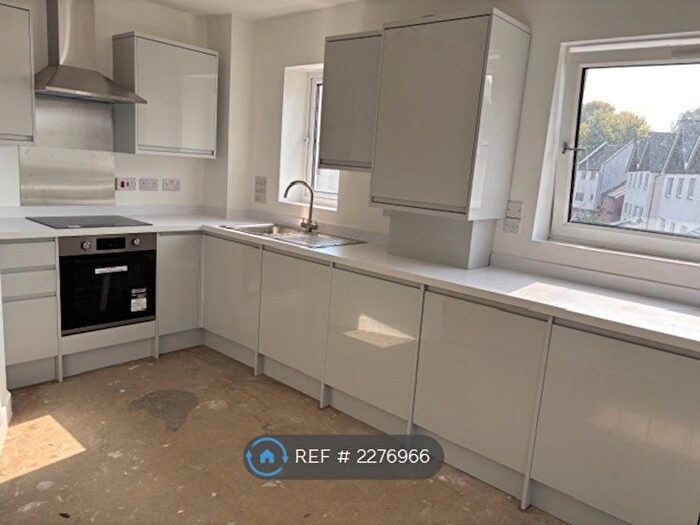 2 Bedroom Flat To Rent In Popley, Basingstoke, RG24