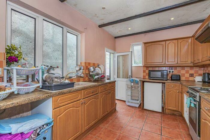 3 Bedroom Terraced House For Sale In Gerrish Avenue, Bristol, BS5