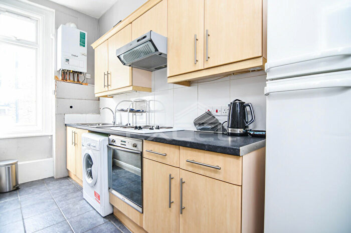 2 Bedroom Apartment To Rent In Exeter Road, Kilburn, London, NW2