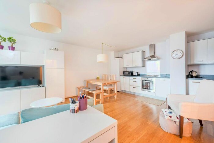 2 Bedroom Flat To Rent In Clayponds Lane, Brentford, TW8