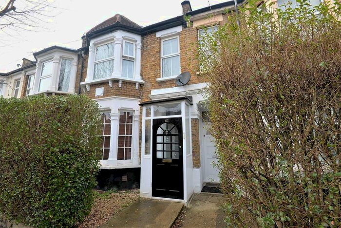 2 Bedroom Flat For Sale In Claude Road, Leyton, London, E10