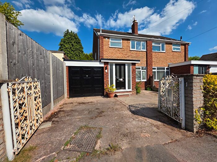 3 Bedroom Property To Rent In Pinfold Gardens, Wolverhampton, WV11