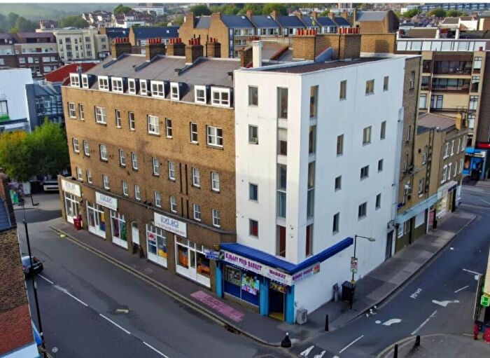 1 Bedroom Flat To Rent In Treadway Street, Bethnal Green, E2