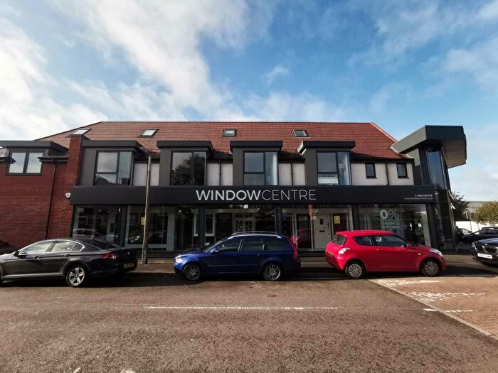 2 Bedroom Flat To Rent In Cranmore Road, Shirley, Solihull, B90