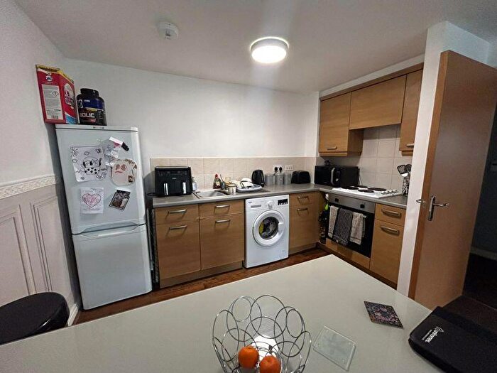2 Bedroom Flat To Rent In Swallow Fields, Liverpool, L9