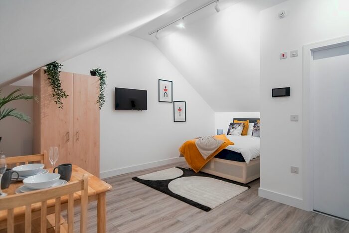 Studio To Rent In Westborough Road, Westcliff-On-Sea, SS0