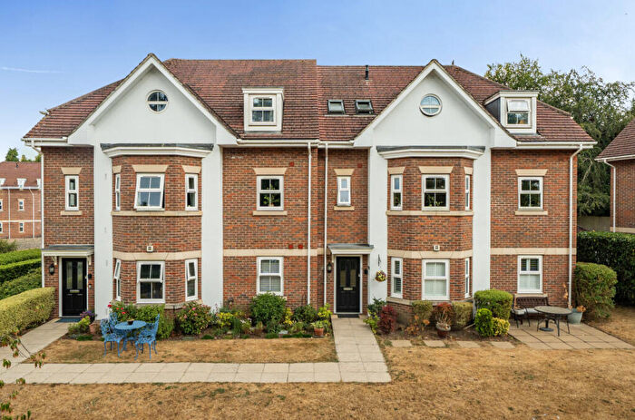 2 Bedroom Apartment For Sale In Wiltshire Road, Wokingham, Berkshire, RG40