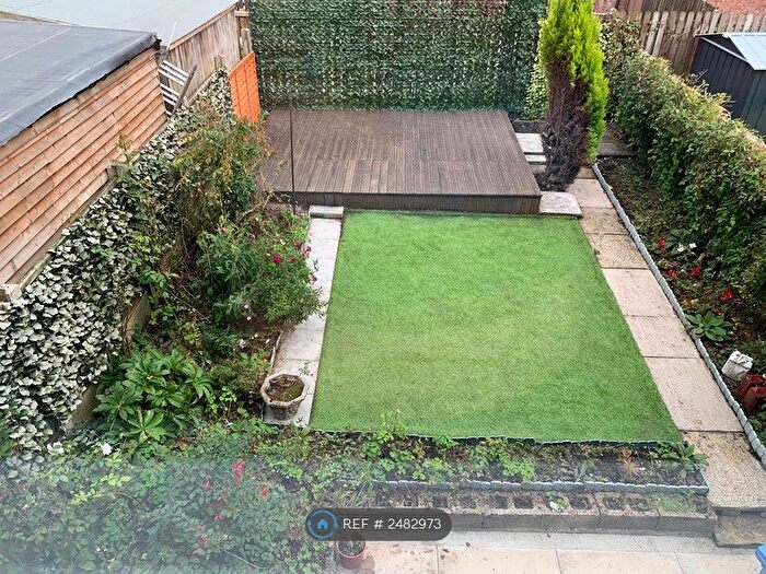 3 Bedroom Terraced House To Rent In Mount Street, Heywood, OL10