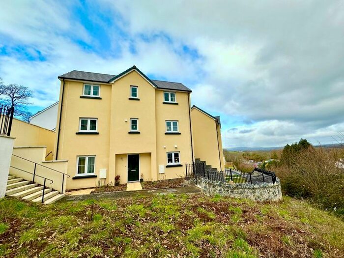 4 Bedroom Detached House For Sale In Noctule Avenue, Newton Abbot, TQ12