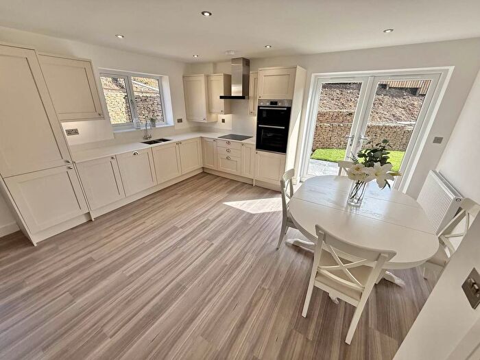 2 Bedroom Detached Bungalow To Rent In Orchard Croft, Royston, Barnsley, S71