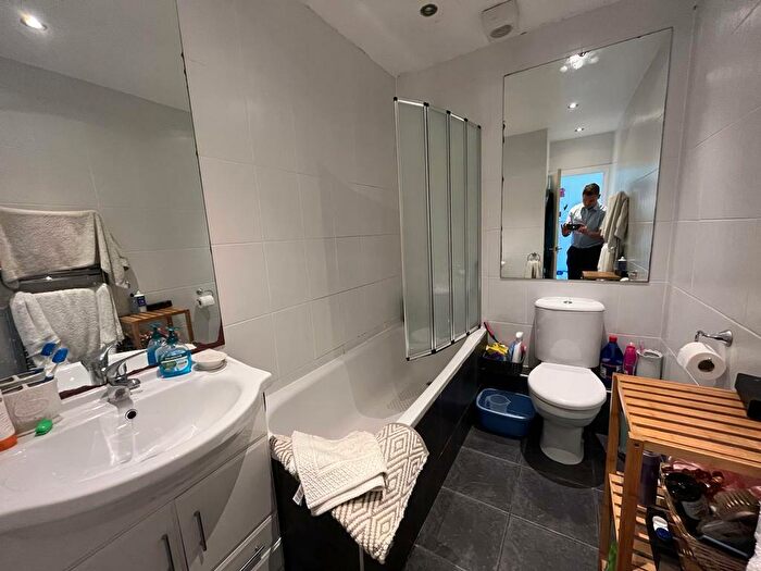 2 Bedroom Apartment To Rent In Redmires Court, Eccles New Road, Salford, M5