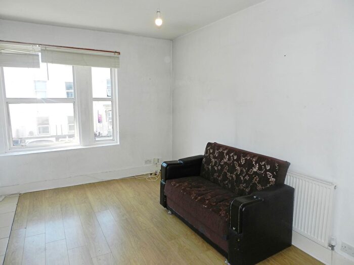 1 Bedroom Flat To Rent In London, E8