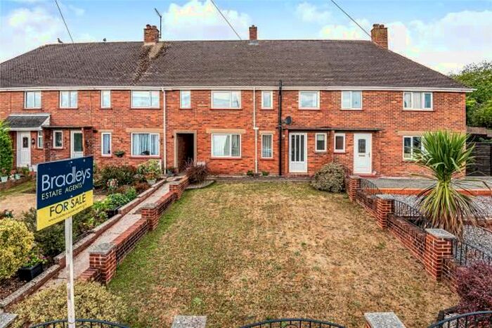 3 Bedroom Terraced House For Sale In Spruce Park, Crediton, Devon, EX17