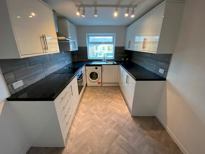 2 Bedroom Flat To Rent In Brunswick Hill, Reading, RG1