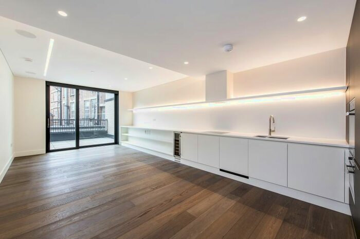 1 Bedroom Flat To Rent In Rathbone Square, Rathbone Place, W1T