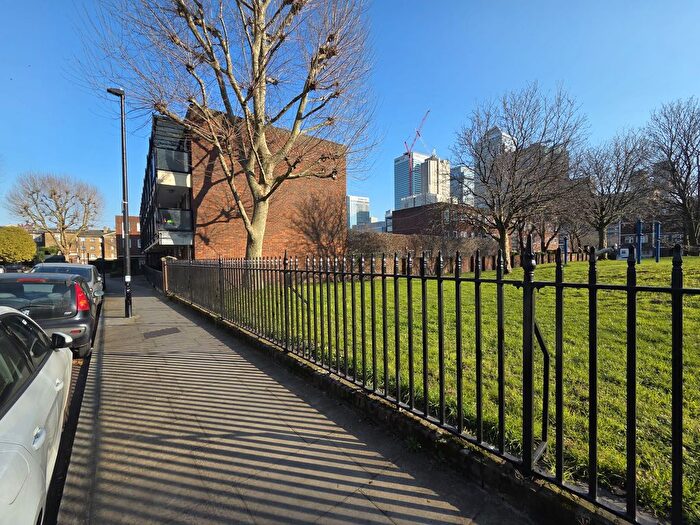 1 Bedroom Flat For Sale In Morant Street, London, E14