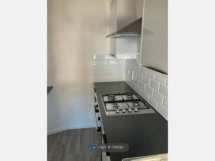 3 Bedroom Maisonette To Rent In Bickley Street, London, SW17