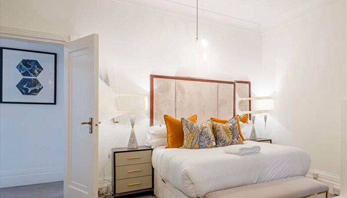 1 Bedroom Property To Rent In Park Road, London, NW8