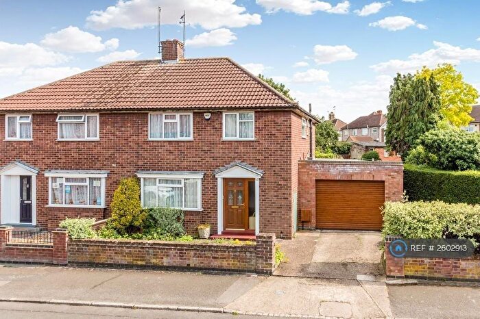 3 Bedroom Semi-Detached House To Rent In Talbot Road, Rushden, NN10