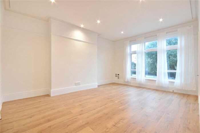 2 Bedroom Flat To Rent In Acol Road, South Hampstead, NW6