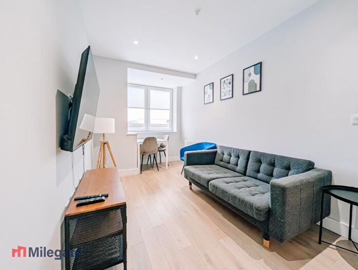1 Bedroom Flat To Rent In New Road, Brentwood, CM14